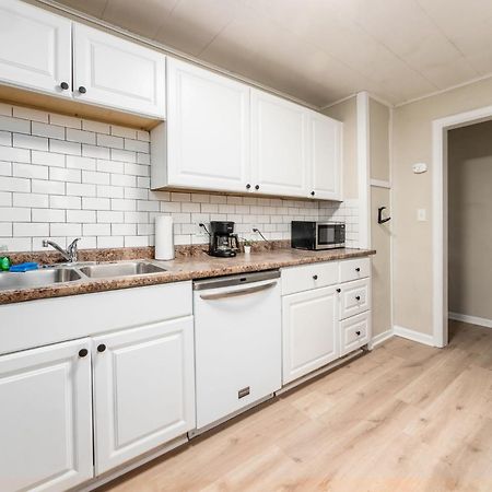 Вилла Housepitality - The Osu Mansion- Osu Sleeps 20 Колумбус Экстерьер фото