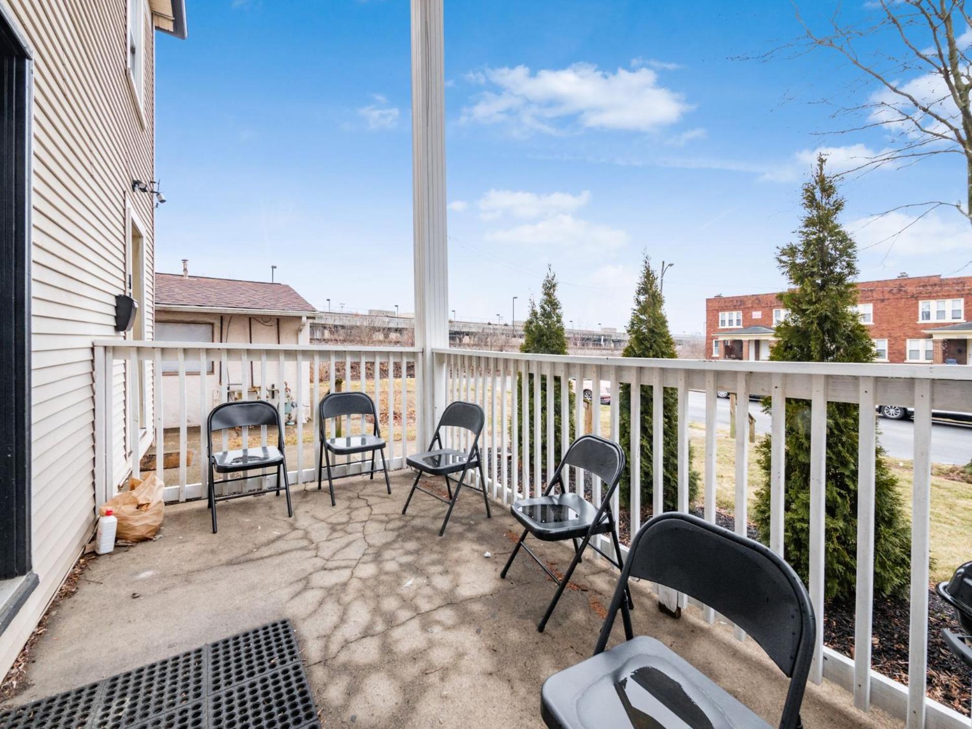 Вилла Housepitality - The Osu Mansion- Osu Sleeps 20 Колумбус Экстерьер фото