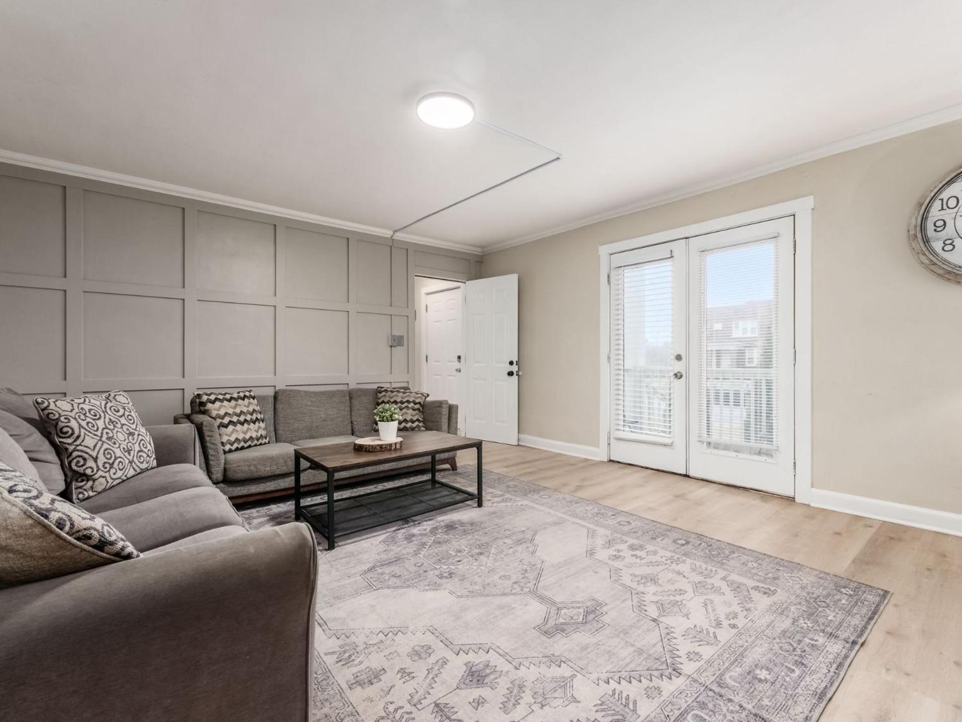 Вилла Housepitality - The Osu Mansion- Osu Sleeps 20 Колумбус Экстерьер фото