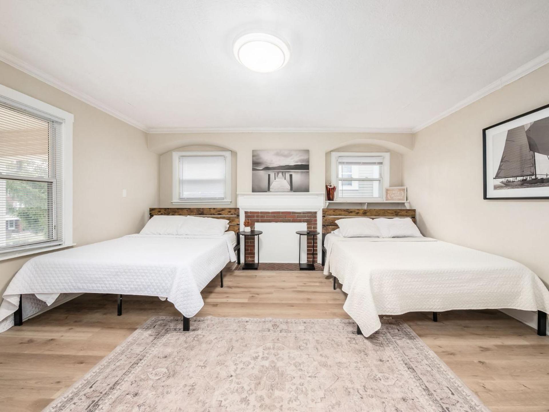 Вилла Housepitality - The Osu Mansion- Osu Sleeps 20 Колумбус Экстерьер фото